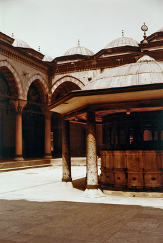 Vorschaubild Sultan Beyazid Moschee, Hof und Brunnen